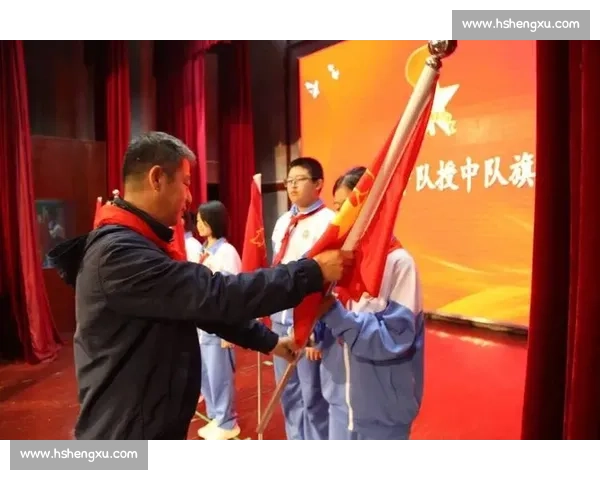 人机共舞庆华诞！北京五千红领巾燃动少先队 76 周年